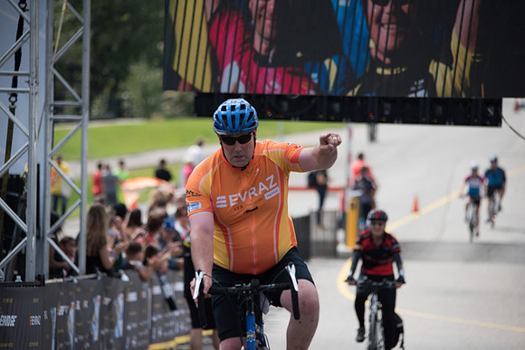 FINISH LINE CROSSING --2697