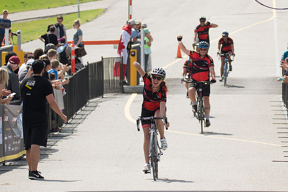 FINISH LINE CROSSING --3085