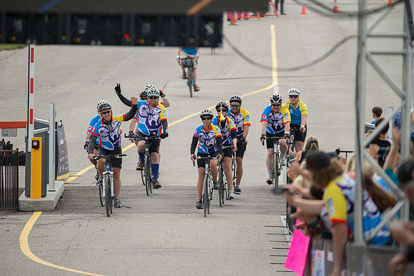 FINISH LINE CROSSING --4519