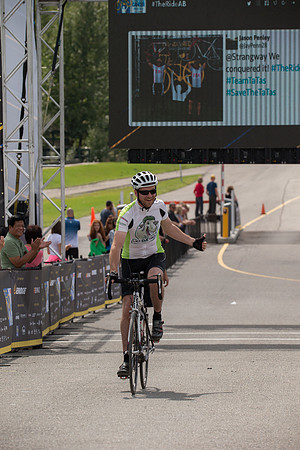 FINISH LINE CROSSING --4042