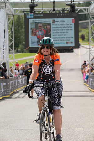 FINISH LINE CROSSING --3909