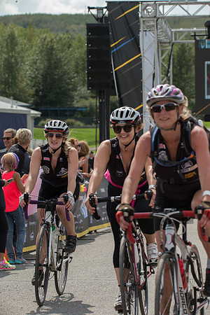 FINISH LINE CROSSING --3976