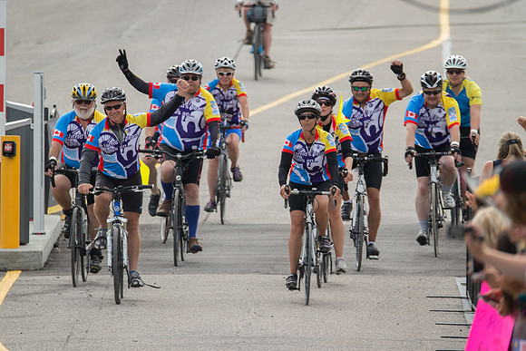 FINISH LINE CROSSING --4521