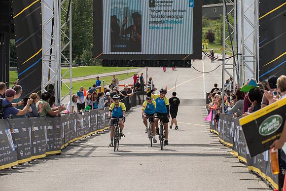 FINISH LINE CROSSING --3922