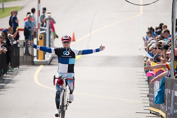 FINISH LINE CROSSING --3317