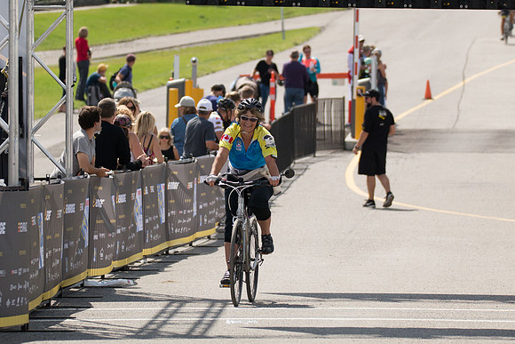FINISH LINE CROSSING --2816