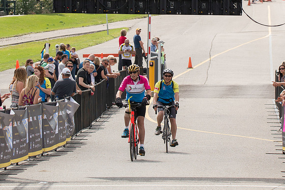 FINISH LINE CROSSING --3664