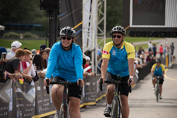 FINISH LINE CROSSING --3413