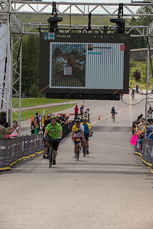 FINISH LINE CROSSING --4074