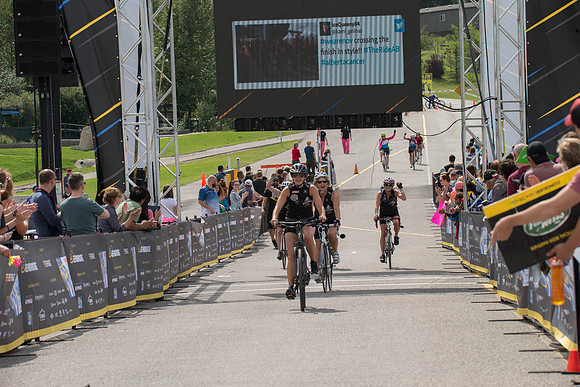 FINISH LINE CROSSING --3959