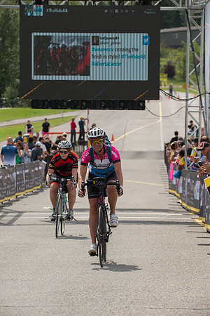 FINISH LINE CROSSING --4014
