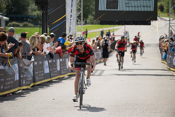 FINISH LINE CROSSING --3089