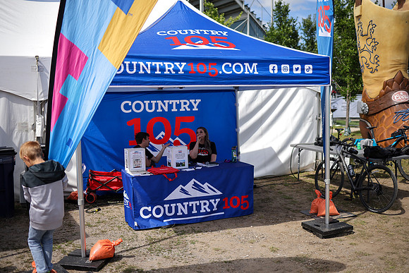 COUNTRY 105-1
