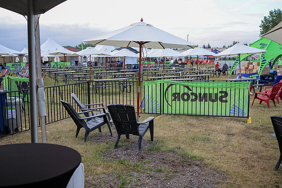 SPONSOR TENTS-83