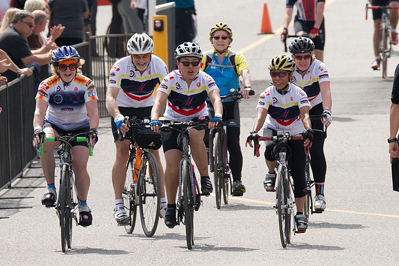 FINISH LINE CROSSING --3512