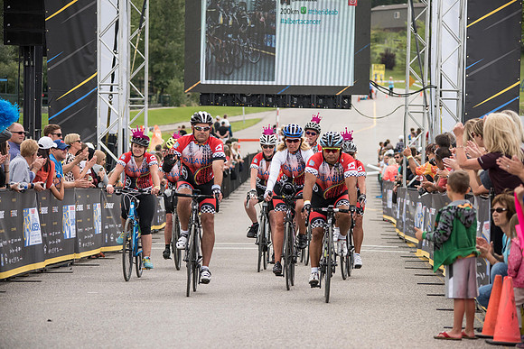 FINISH LINE CROSSING --2835