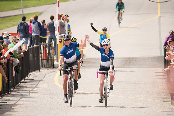 FINISH LINE CROSSING --2124