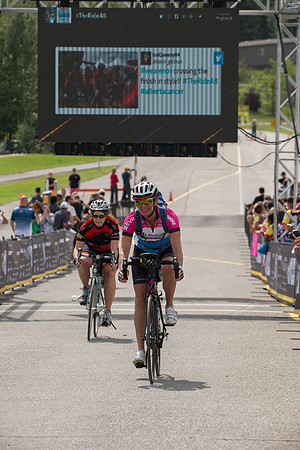 FINISH LINE CROSSING --4015