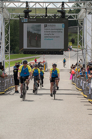 FINISH LINE CROSSING --4314