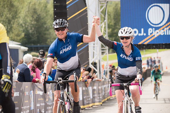 FINISH LINE CROSSING --2129