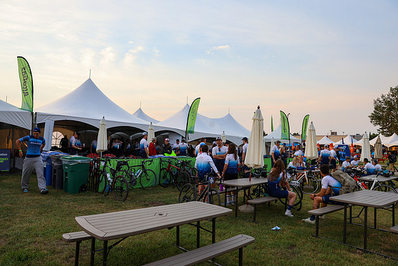 04-HOSPITALITY-TENT - ARC-25