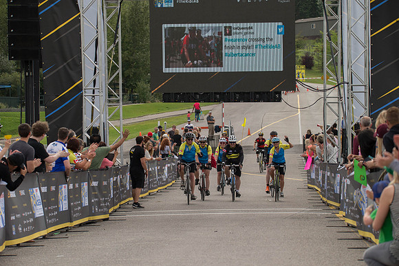 FINISH LINE CROSSING --4814