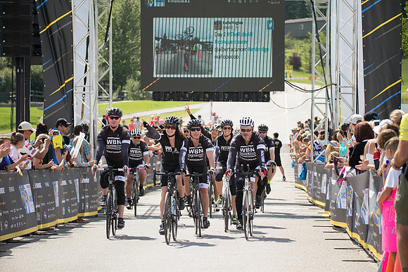 FINISH LINE CROSSING --2575