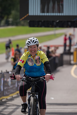 FINISH LINE CROSSING --4164
