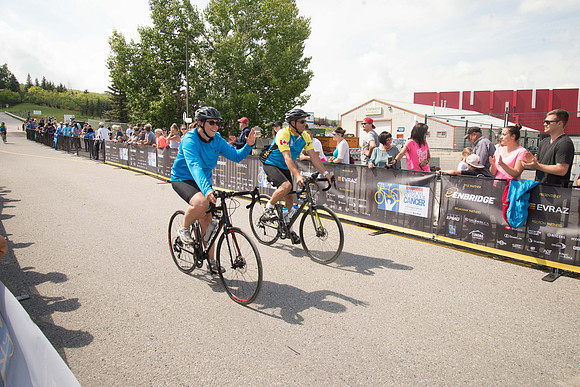 FINISH LINE CROSSING --0338