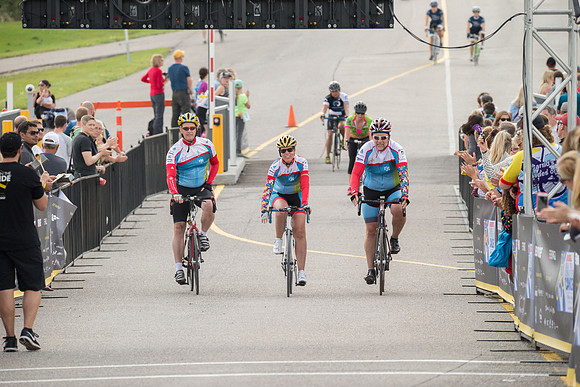 FINISH LINE CROSSING --3348
