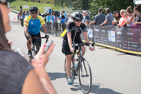 FINISH LINE CROSSING --0332
