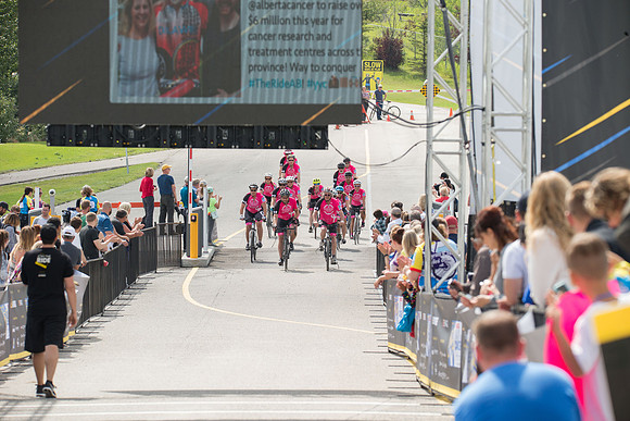 FINISH LINE CROSSING --3414