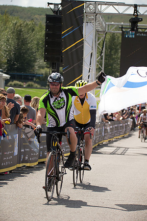 FINISH LINE CROSSING --3040