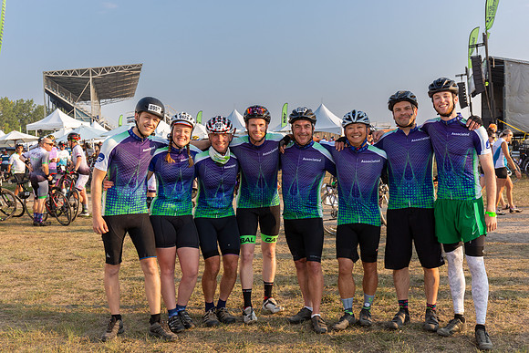 SUNDAY PHOTO STATION-RIDERS-2-5