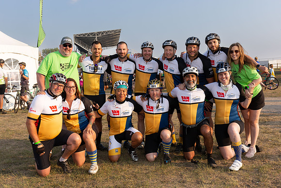 SUNDAY PHOTO STATION-RIDERS-18370