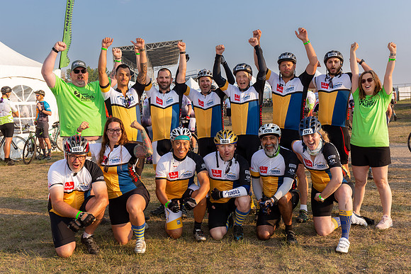 SUNDAY PHOTO STATION-RIDERS-18374