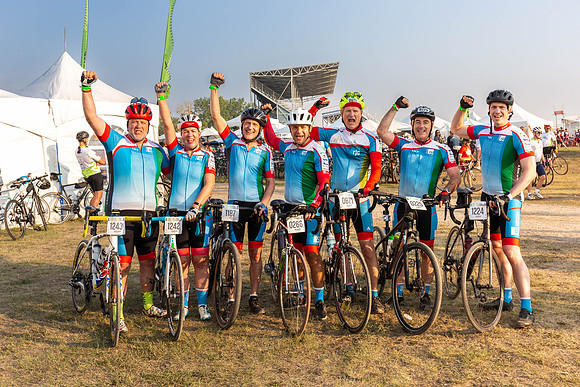 SUNDAY PHOTO STATION-RIDERS-18414