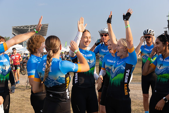 SUNDAY PHOTO STATION-RIDERS-18447
