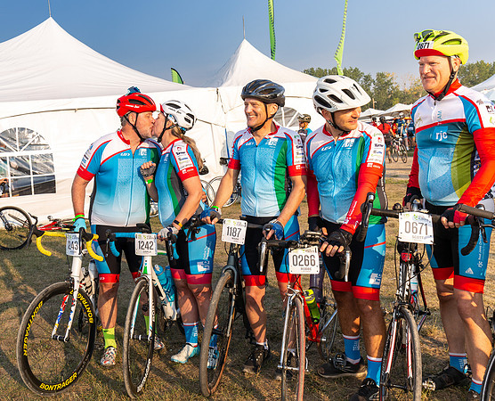SUNDAY PHOTO STATION-RIDERS-18422