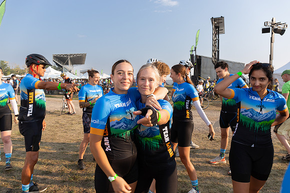SUNDAY PHOTO STATION-RIDERS-18450