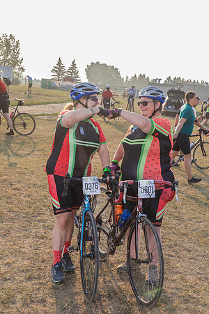 SUNDAY PHOTO STATION-RIDERS-25186