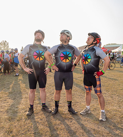 SUNDAY PHOTO STATION-RIDERS-25307