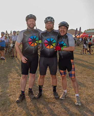 SUNDAY PHOTO STATION-RIDERS-25313