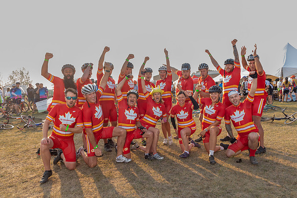SUNDAY PHOTO STATION-RIDERS-25414