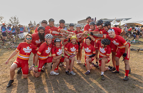 SUNDAY PHOTO STATION-RIDERS-25426