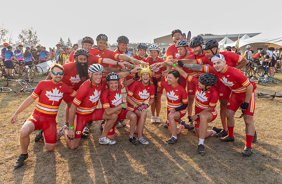 SUNDAY PHOTO STATION-RIDERS-25425
