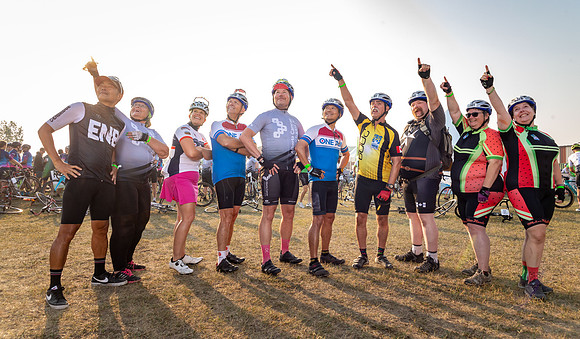 SUNDAY PHOTO STATION-RIDERS-25452