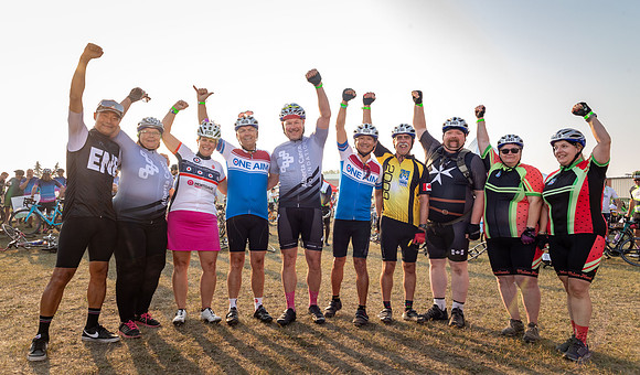 SUNDAY PHOTO STATION-RIDERS-25446