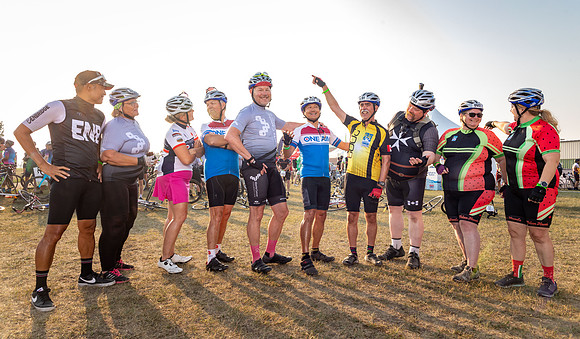 SUNDAY PHOTO STATION-RIDERS-25456