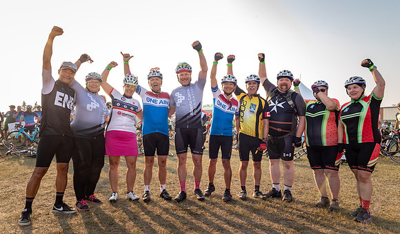 SUNDAY PHOTO STATION-RIDERS-25444